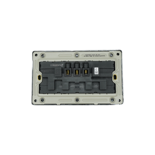 2201-02  13A 3pin socket 7*14 Black color NEWPOWER Forte