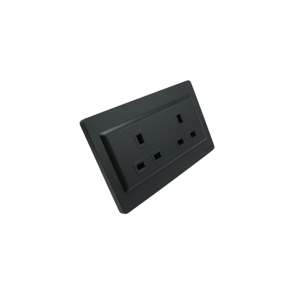 2201-03  13A 3pin socket 7*14 Black color NEWPOWER Forte