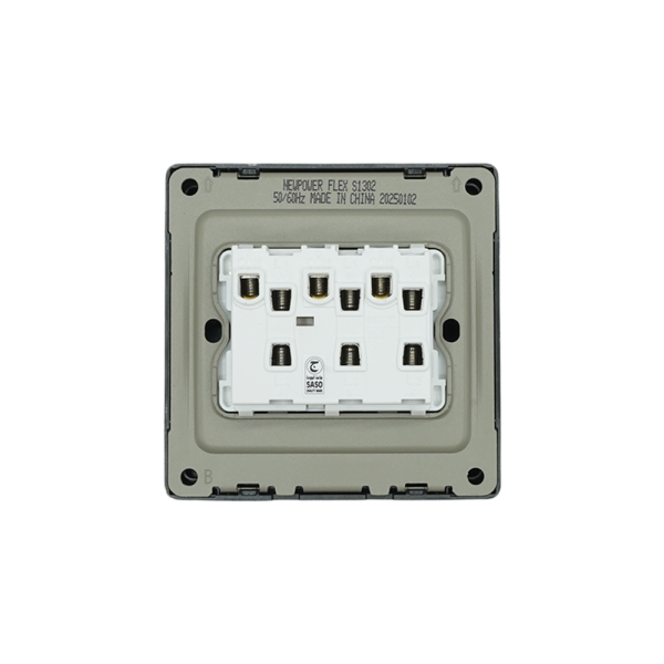 BLKS1302-02 grey 3 gang 1 way switch 16 A NEWPOWER Flex