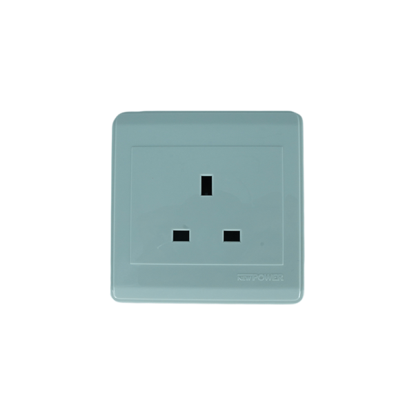 NP-301-01  13A 3pin socket 7*7 white color NEWPOWER