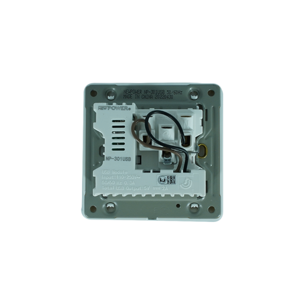 NP-301USB -02  white 13A 3pin socket with USB 2A 7*7 NEWPOWER